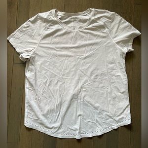 Lululemon top unsure of size I would guess 8 or a 10